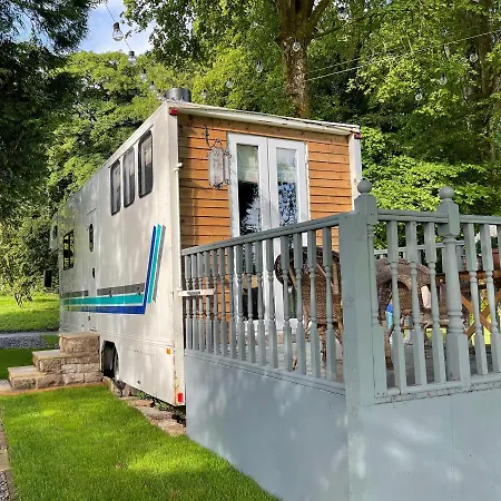 Holiday home Dobbin The Horse Box In The District *