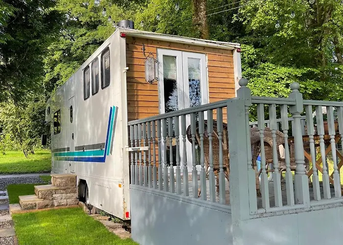 Holiday home Dobbin The Horse Box In The District *